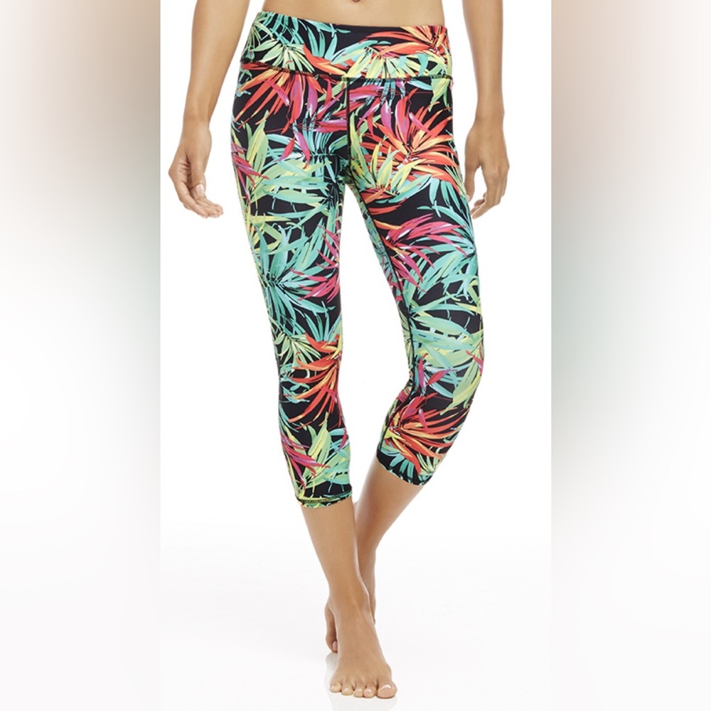 Fabletics Define PowerHold® Mid-Rise Capri - Tropical Print Multi